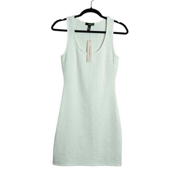 NWT AQUA Womens Sheath Dress Scoop Neck Snakeskin Textured White Size XS - Picture 1 of 9
